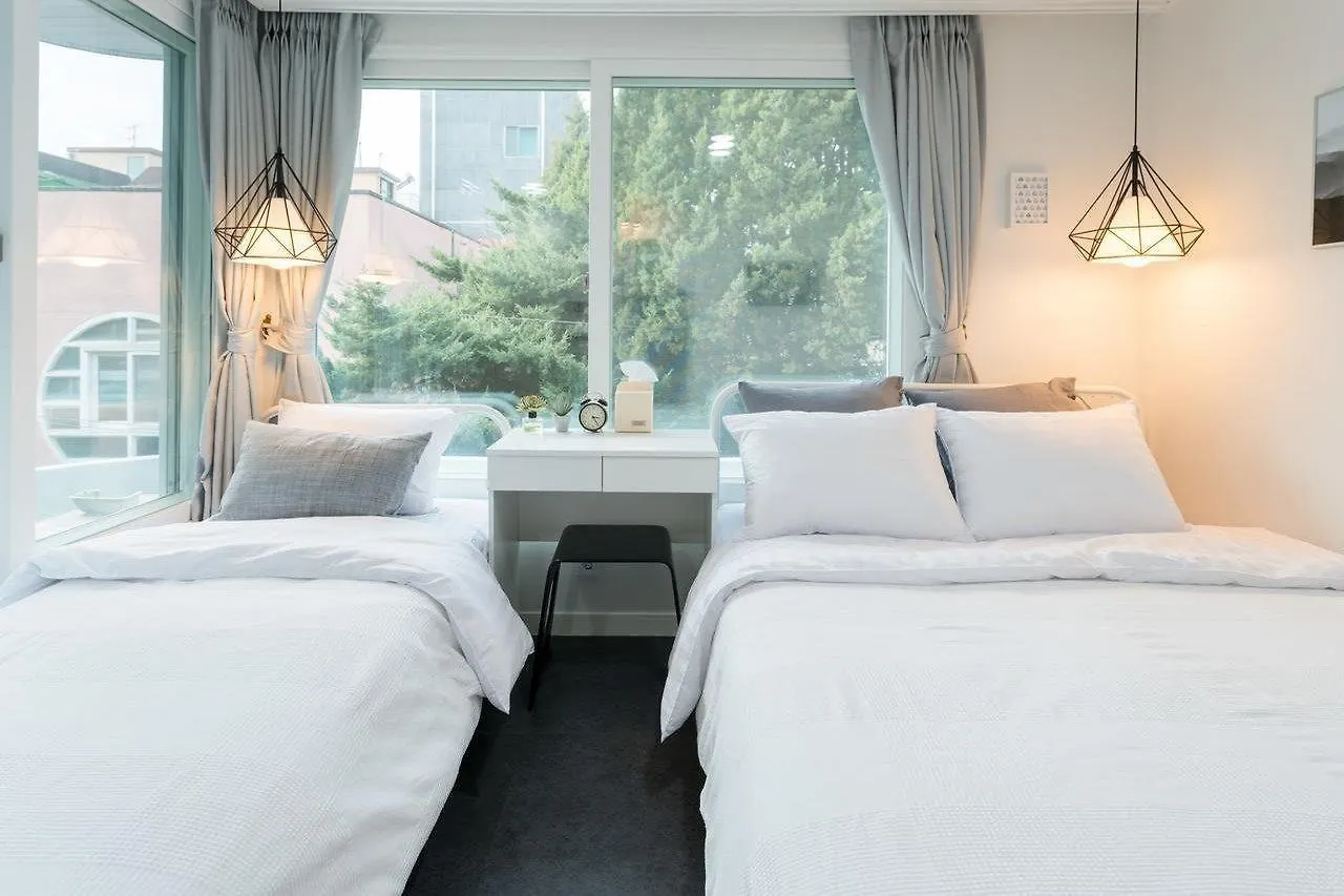 Mono House Hongdae Hotel Seoul South Korea