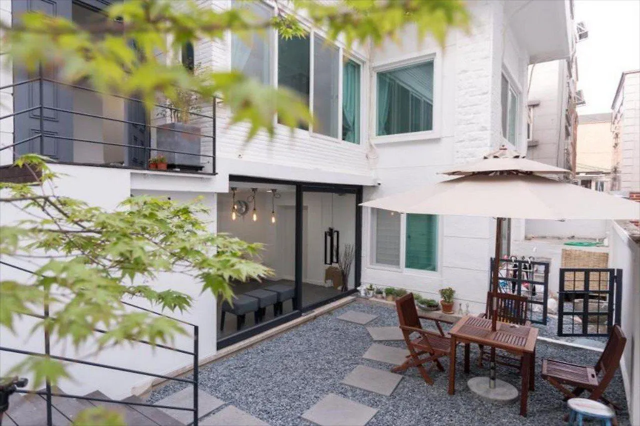 Mono House Hongdae Hotel Seoul