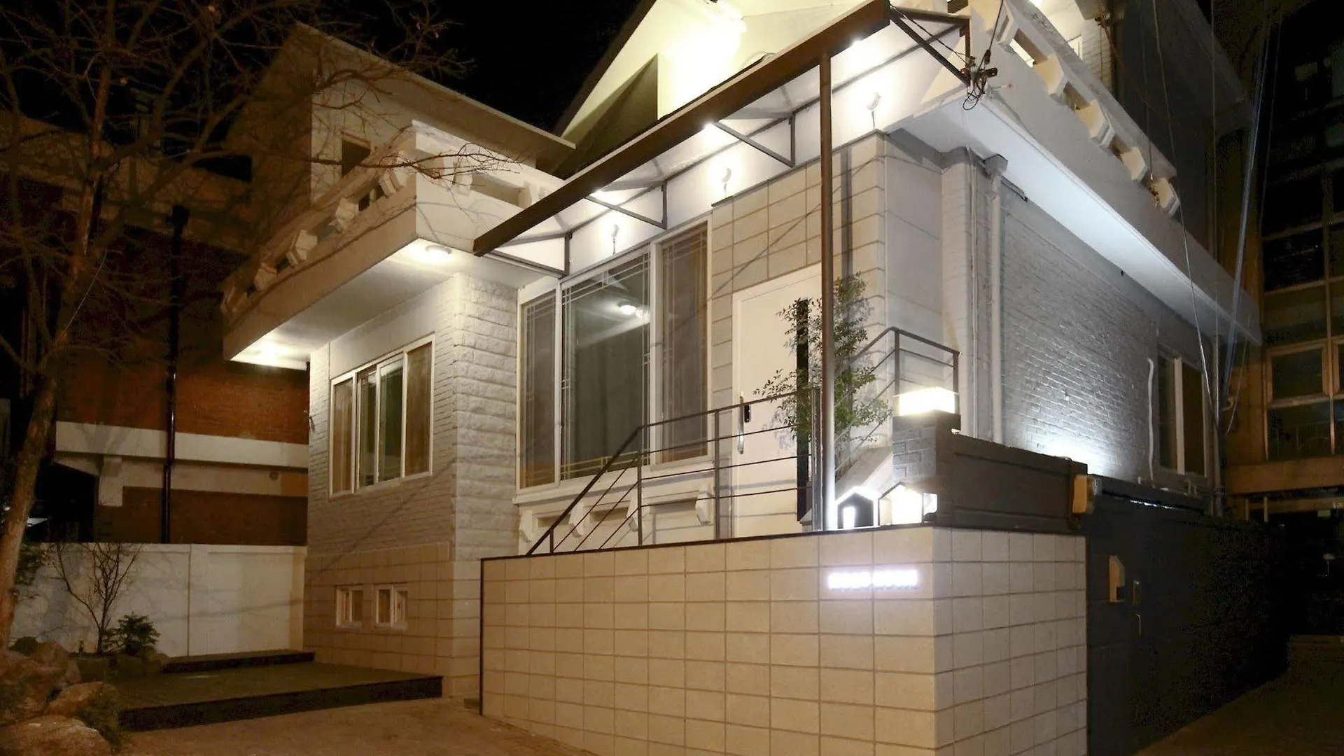 Mono House Hongdae Hotel Seoul South Korea