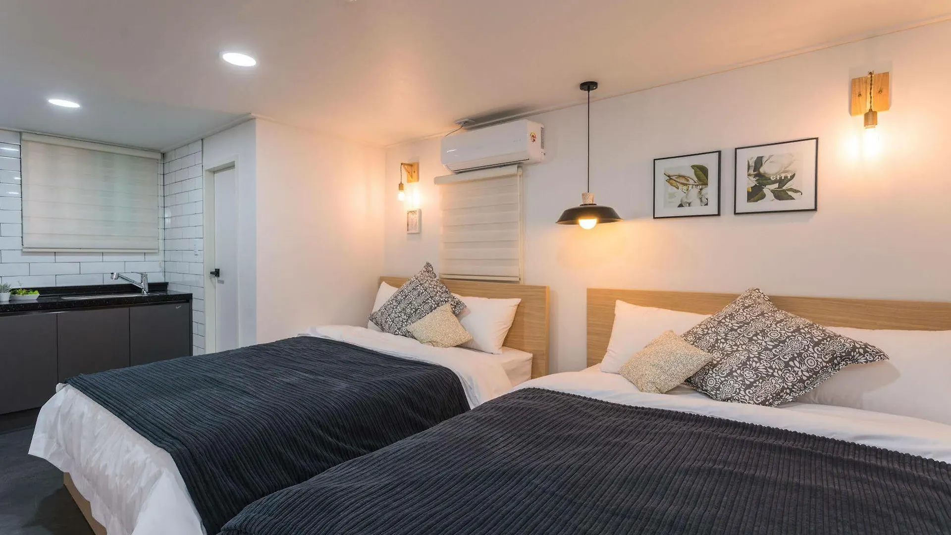 Mono House Hongdae Hotel Seoul South Korea
